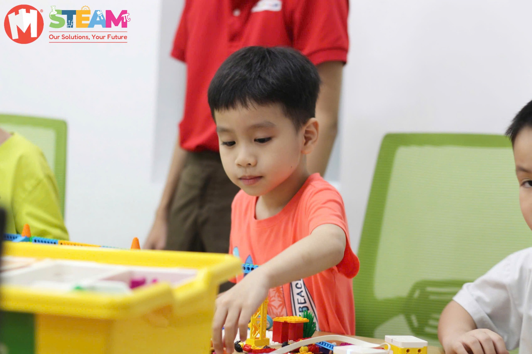 loi-ich-hoc-robotics-cho-tre-va-mua-lego-sang-tao-1