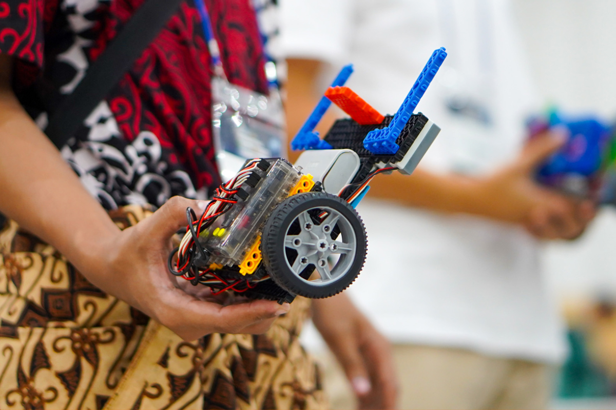 nghe-thuat-tuong-tac-robotics
