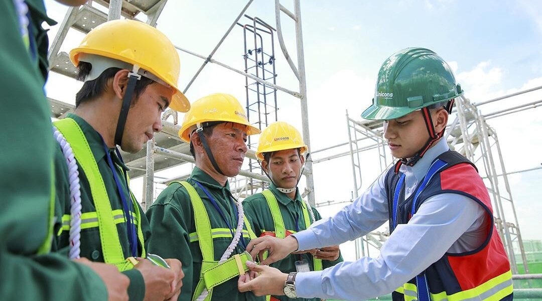 Kinh Nghiệm Chọn Quần Áo Bảo Hộ Lao Động Chuẩn Theo Ngành Nghề